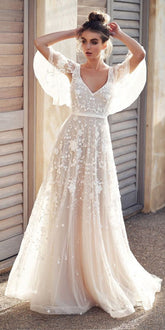 Langärmliges bodenlanges Damenkleid mit hoher Taille